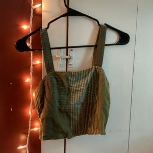 Green patterned adjustable cropped tank top